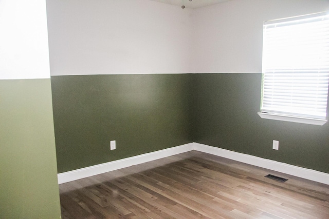 2730 Windthrush Dr, Chattanooga, TN 37421 - unfurnished room featuring wood finished floors and baseboards