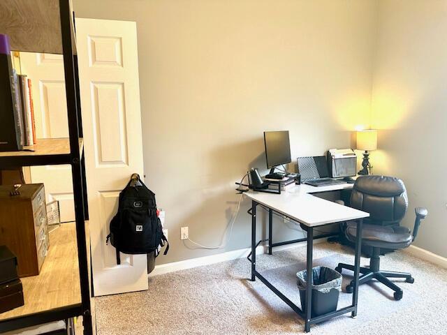 8041 Hamilton Mill Dr, Chattanooga, TN 37421 - office space featuring light carpet