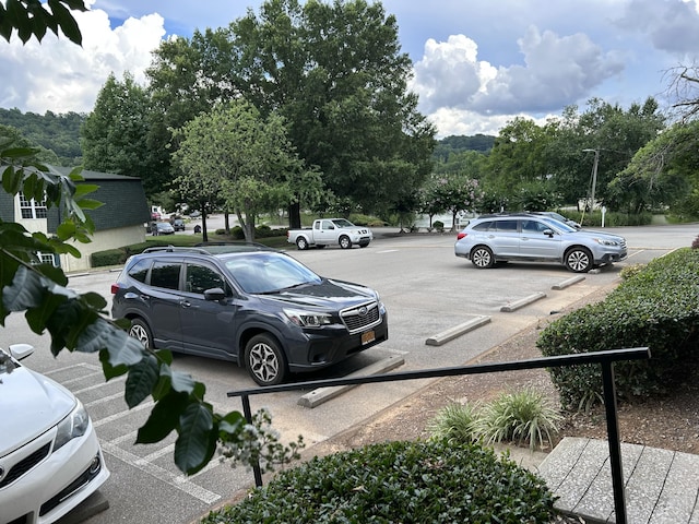 900 Mountain Creek Rd Unit C38, Chattanooga, TN 37405 - view of uncovered parking lot