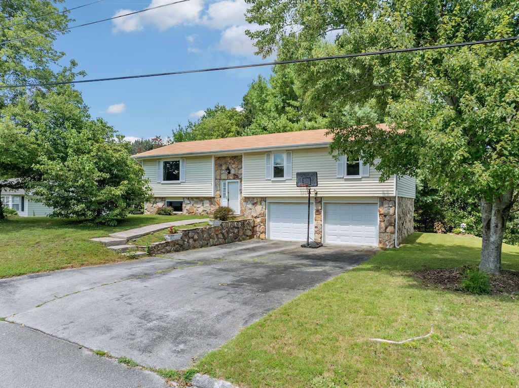 413 Sandalwood Dr, Hixson, TN 37343 - photo 1