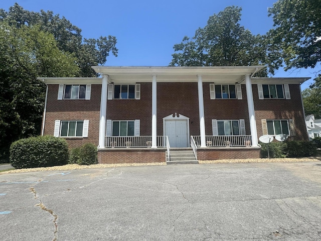 5511 Colonial Cir, Knoxville, TN 37918 - photo 1