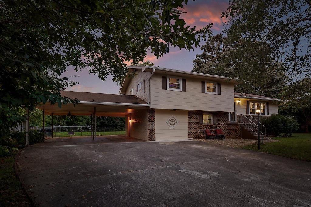 342 Serena Dr, Hixson, TN 37343 - photo 1