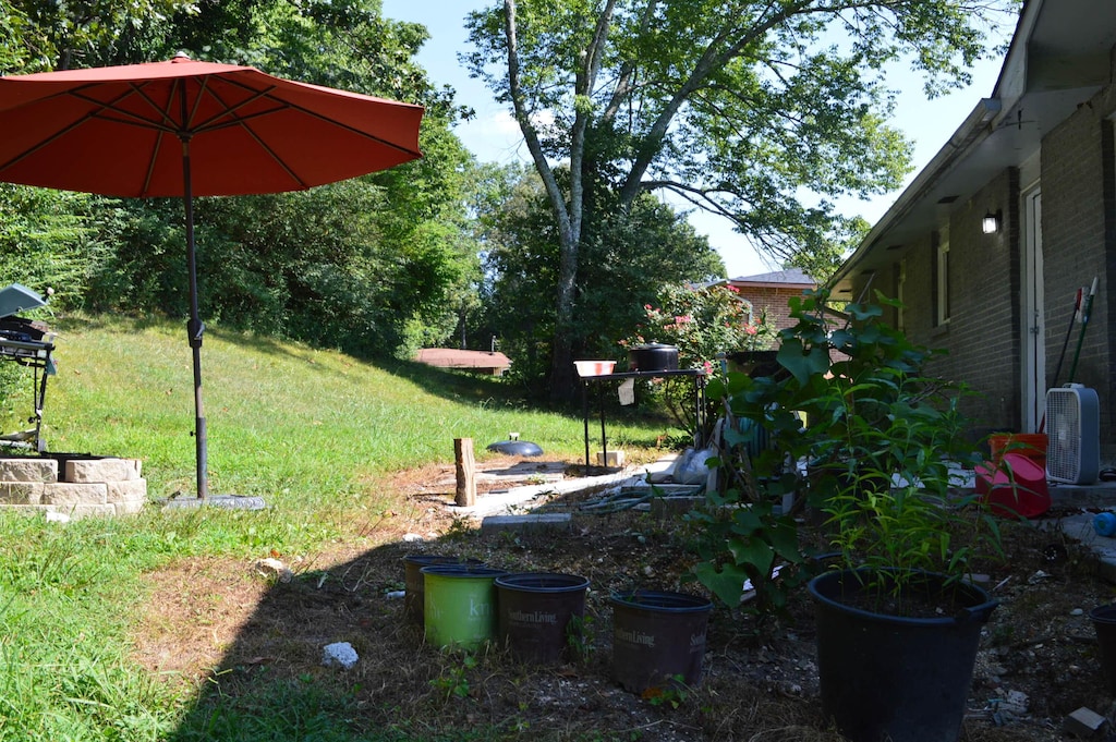4609 Plaza Hills Ln Unit A & B, Hixson, TN 37343 - photo 3