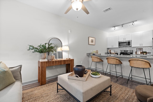 782 Riverfront Pkwy Unit 209, Chattanooga, TN 37402 - photo 3