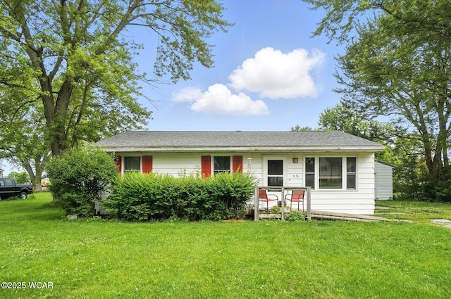 5176 Norfolk St, Lima, OH 45806 - view of front of property featuring a front lawn
