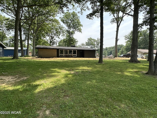 1271 Forest Dr, Lima, OH 45805 - view of front of home featuring a front lawn
