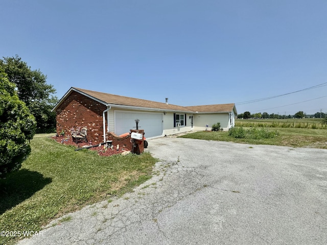 2924 Oakland Pkwy, Lima, OH 45807 - photo 1