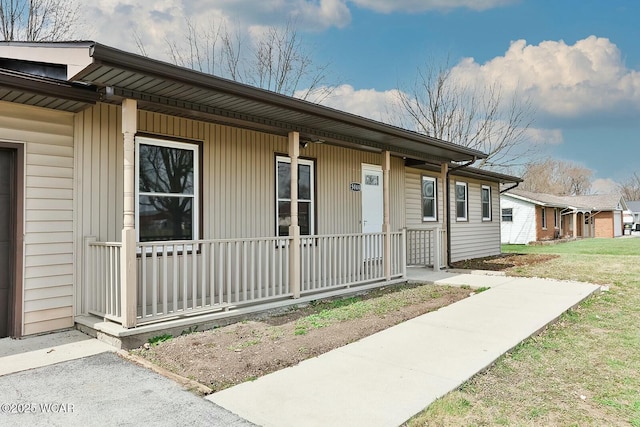 view of front of property featuring covered porch