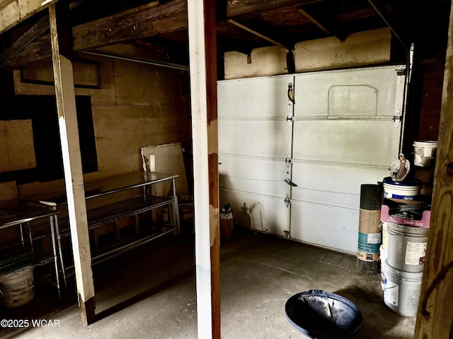 702 W Vine St, Lima, OH 45804 - view of garage