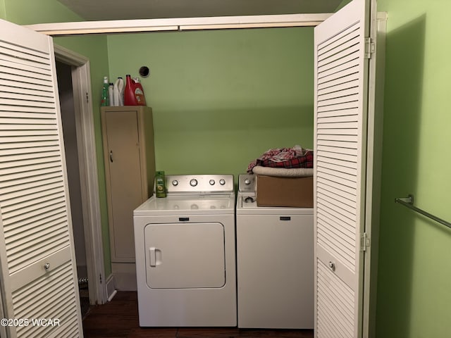 702 W Vine St, Lima, OH 45804 - laundry room with washing machine and dryer and dark wood-style floors