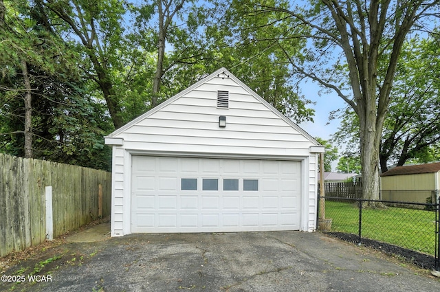 418 S Judkins Ave, Lima, OH 45805 - view of detached garage
