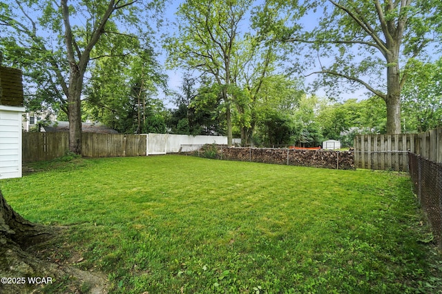 418 S Judkins Ave, Lima, OH 45805 - view of fenced backyard