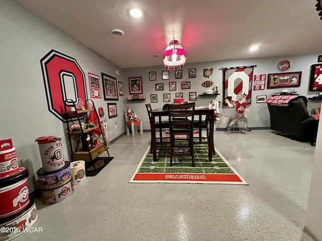 dining area featuring visible vents and recessed lighting