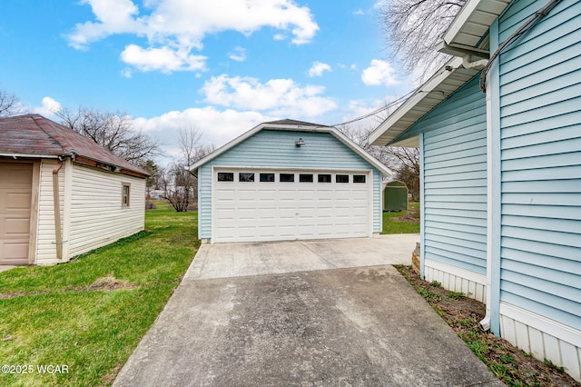 view of detached garage