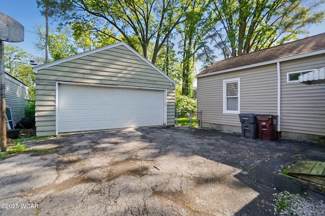 1826 W High St, Lima, OH 45805 - view of detached garage