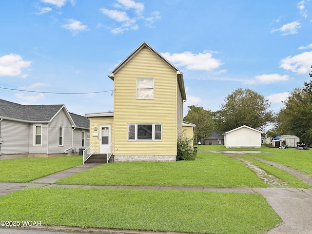 view of front facade with a front lawn