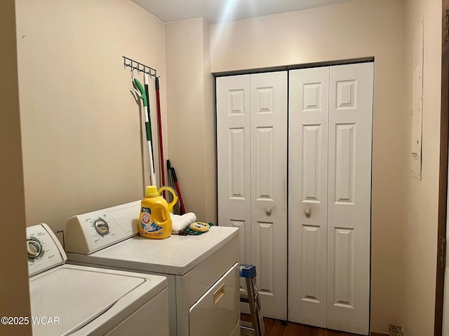 1121 Bahama Dr, Lima, OH 45801 - laundry area with separate washer and dryer