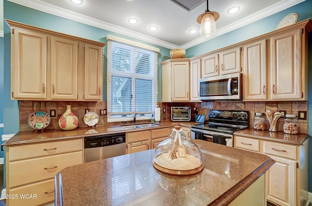 kitchen with sink, decorative backsplash, hanging light fixtures, ornamental molding, and stainless steel appliances