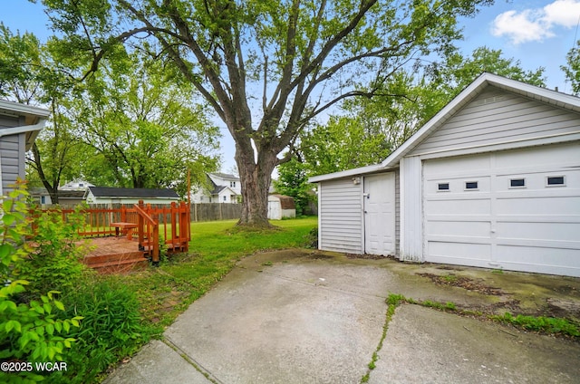 219 W O Connor Ave, Lima, OH 45801 - garage with driveway