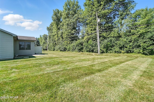 556 Westerly Dr, Lima, OH 45805 - view of grassy yard