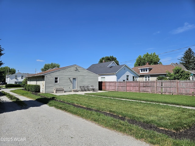 207 E Pearl St, Wapakoneta, OH 45895 - photo 32