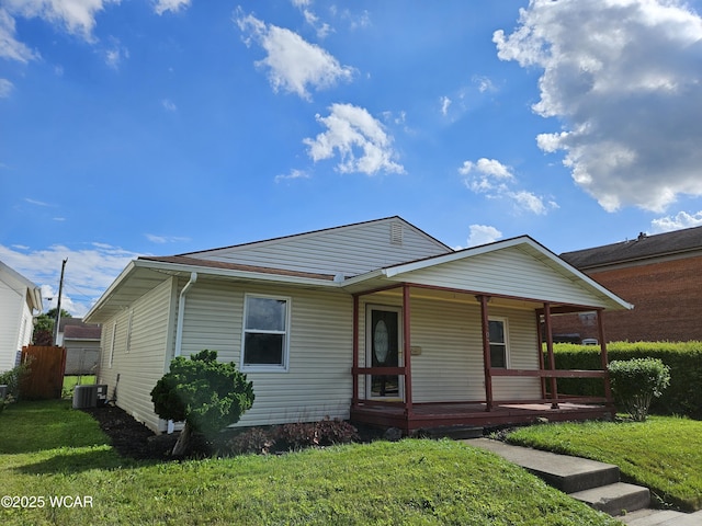 207 E Pearl St, Wapakoneta, OH 45895 - photo 1