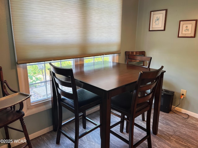 3031 Yoakam Rd, Lima, OH 45806 - dining area with baseboards