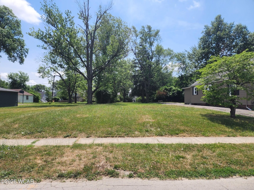 1527 W Wayne St, Lima, OH 45805 - photo 1