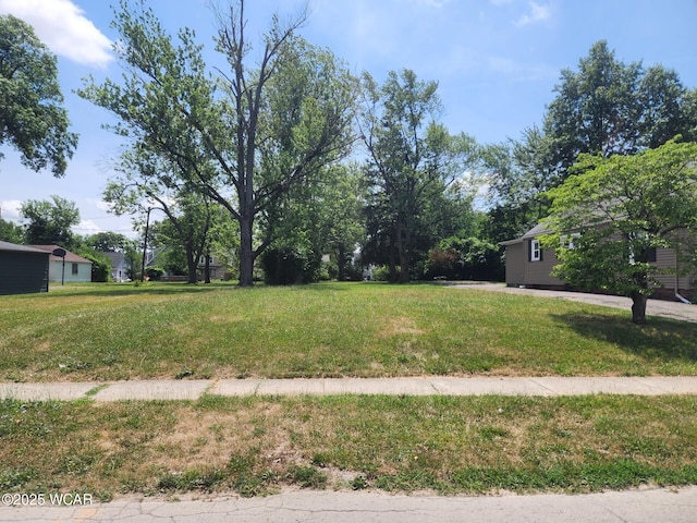 1527 W Wayne St, Lima, OH 45805 - photo 1