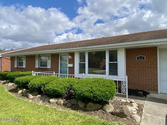 613 Meadowbrook Dr, Lima, OH 45801