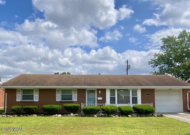 613 Meadowbrook Dr, Lima, OH 45801