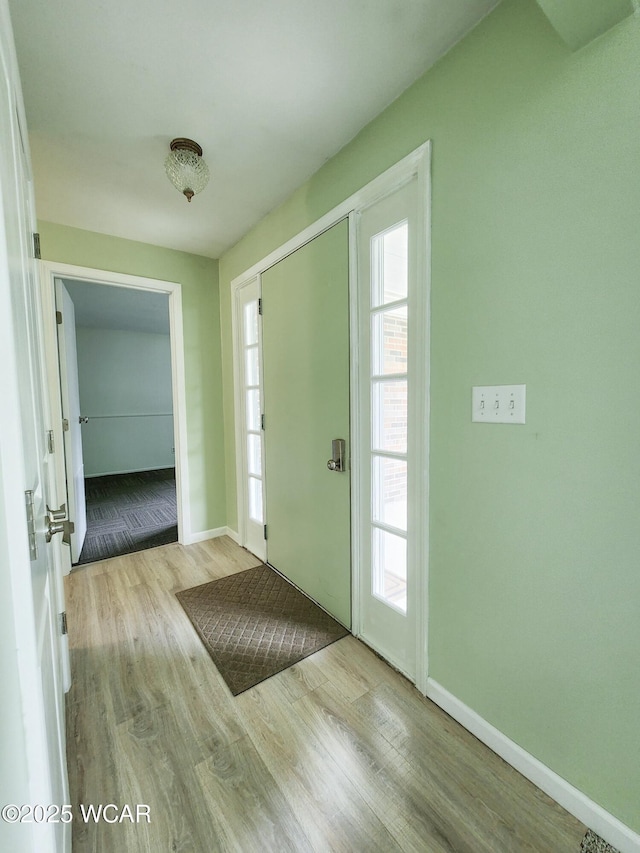 2028 Greendale Ave, Findlay, OH 45840 - foyer entrance with wood finished floors and baseboards