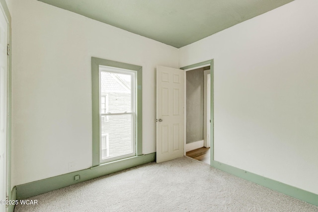 1157 W High St, Lima, OH 45805 - unfurnished room with carpet