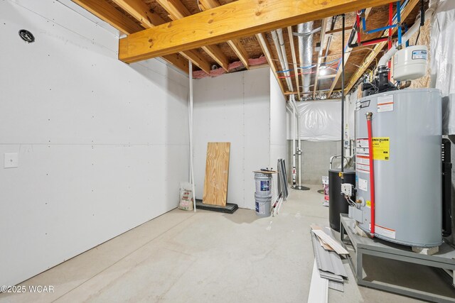 6856 Creekview Ct, Huntsville, OH 43324 - living area featuring recessed lighting, baseboards, and light carpet