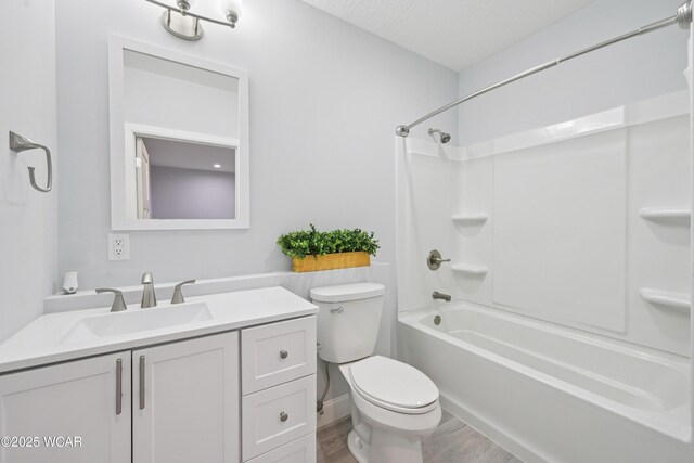6856 Creekview Ct, Huntsville, OH 43324 - bedroom featuring a closet, baseboards, ceiling fan, and carpet flooring