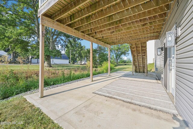 6856 Creekview Ct, Huntsville, OH 43324 - living area with recessed lighting, baseboards, visible vents, and carpet floors