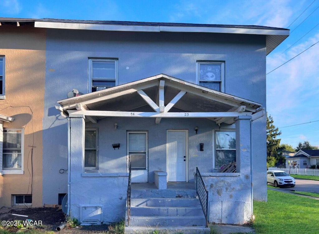 view of front facade with covered porch