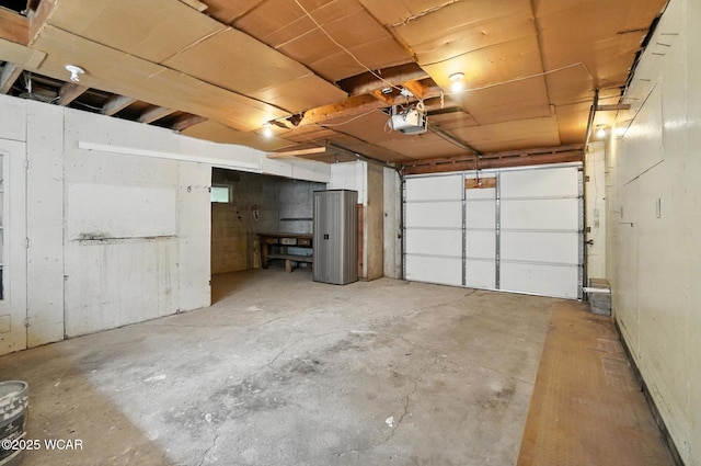 2170 E Hanthorn Rd, Lima, OH 45804 - garage with a garage door opener