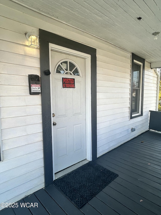 318 E E Vine St, Lima, OH 45804 - view of exterior entry with covered porch
