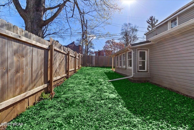 424 N Market St, Kenton, OH 43326 - view of yard featuring a fenced backyard