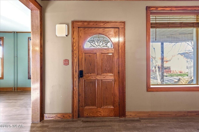 424 N Market St, Kenton, OH 43326 - entrance foyer featuring baseboards and wood finished floors