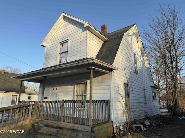 view of front facade featuring a porch