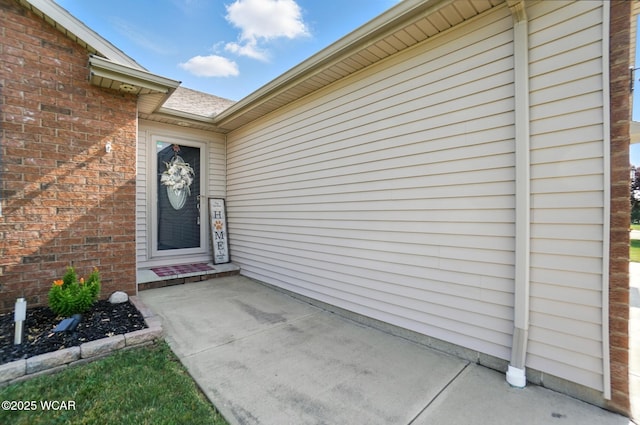13286 Arrowhead Dr, Findlay, OH 45840 - entrance to property featuring brick siding