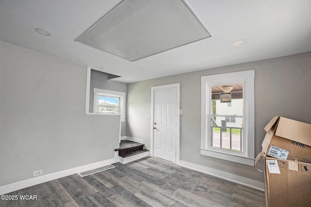 526 S Pine St, Lima, OH 45804 - foyer with baseboards, wood finished floors, and recessed lighting