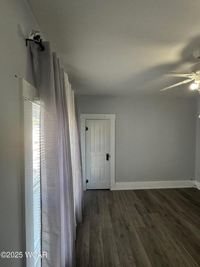 110 Heisel St, Kenton, OH 43326 - unfurnished room with a ceiling fan and dark wood-style floors