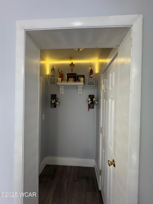 110 Heisel St, Kenton, OH 43326 - corridor featuring dark wood-type flooring and baseboards