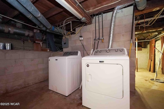 503 N Main St, Bluffton, OH 45817 - washroom featuring washing machine and clothes dryer