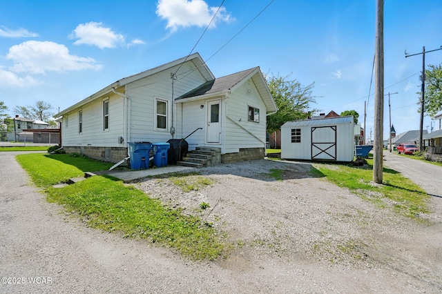219 N Market St, Kenton, OH 43326 - view of front of home featuring driveway