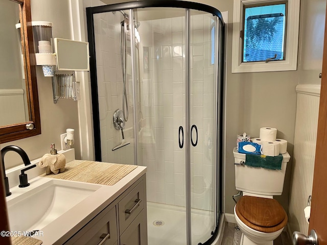 1440 Southwood Dr, Lima, OH 45805 - full bath featuring a shower stall, toilet, and vanity