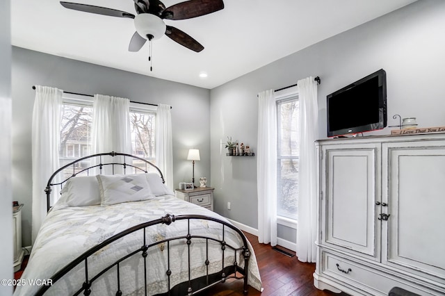 bedroom with recessed lighting, baseboards, dark wood-style flooring, and ceiling fan